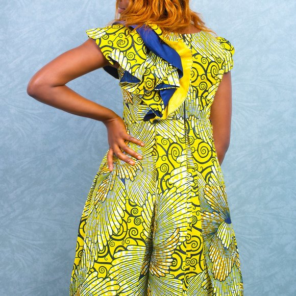 yellow knee length dress short sleeves ngounbang - Picture 3 of 4